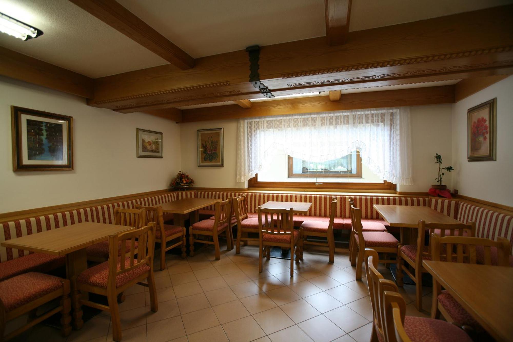 Hotel Sella Ronda Serenella Campitello di Fassa Extérieur photo