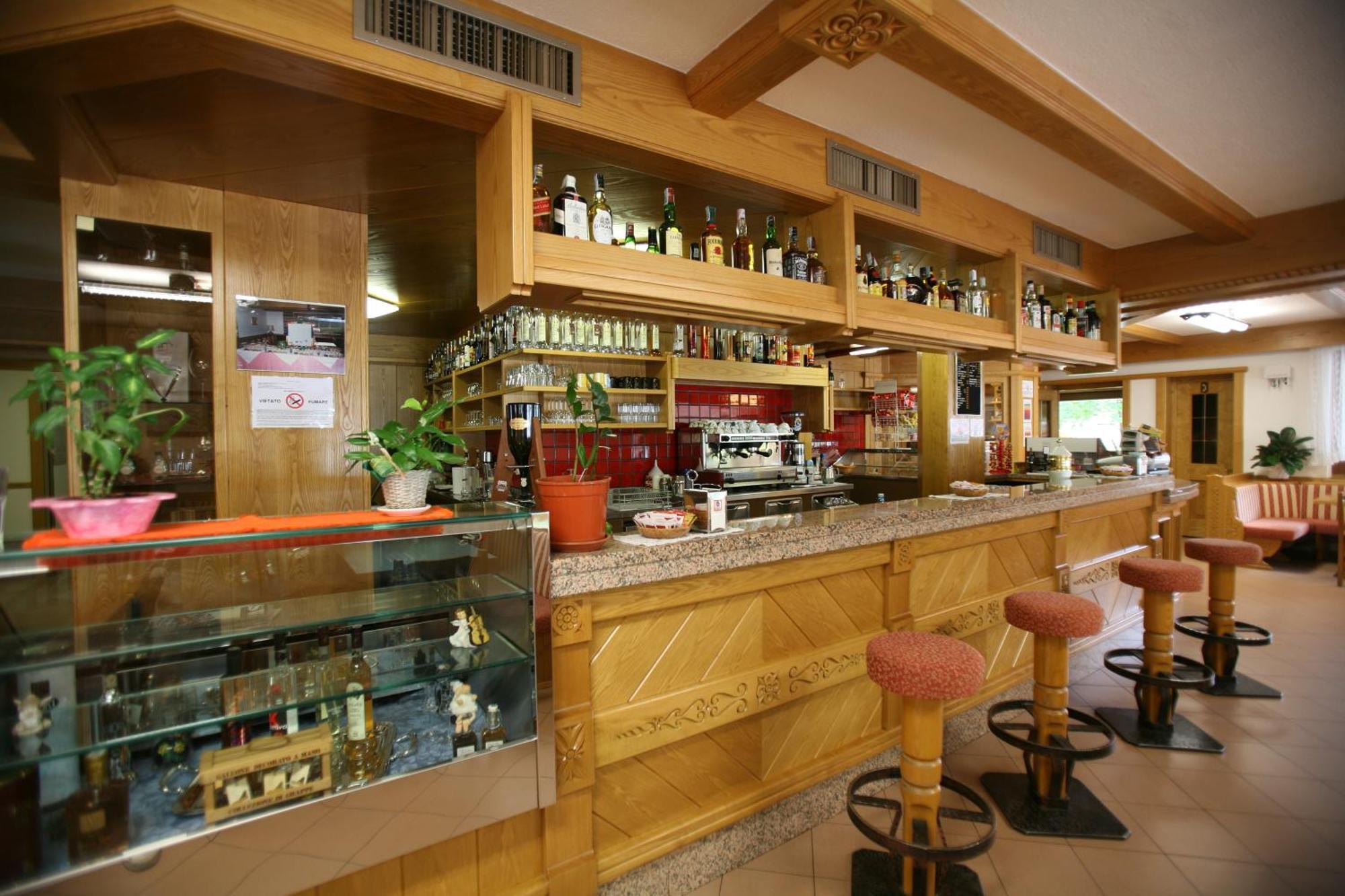 Hotel Sella Ronda Serenella Campitello di Fassa Extérieur photo