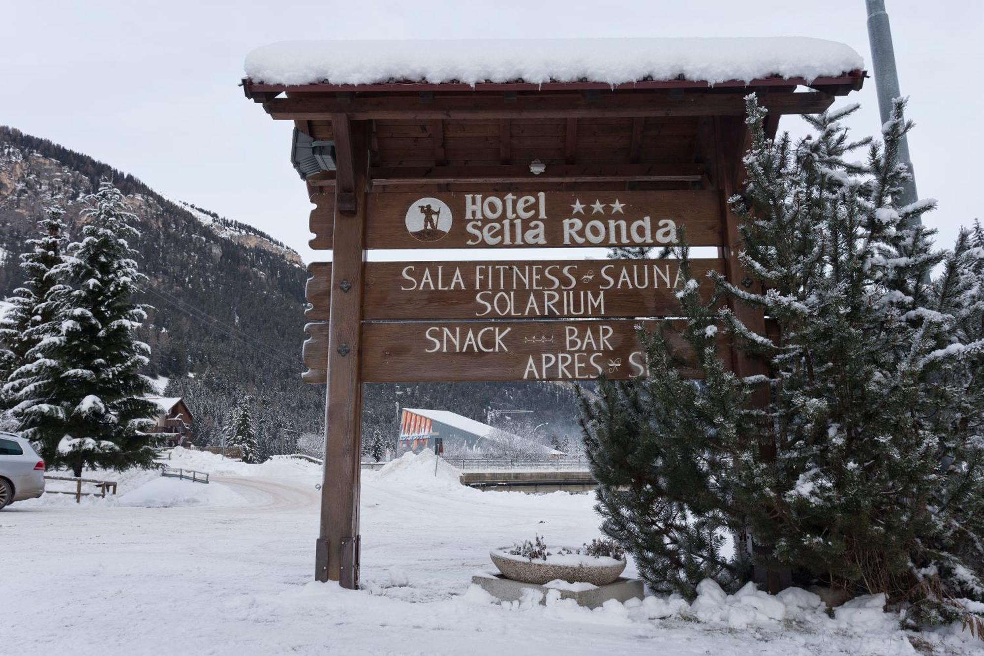 Hotel Sella Ronda Serenella Campitello di Fassa Extérieur photo