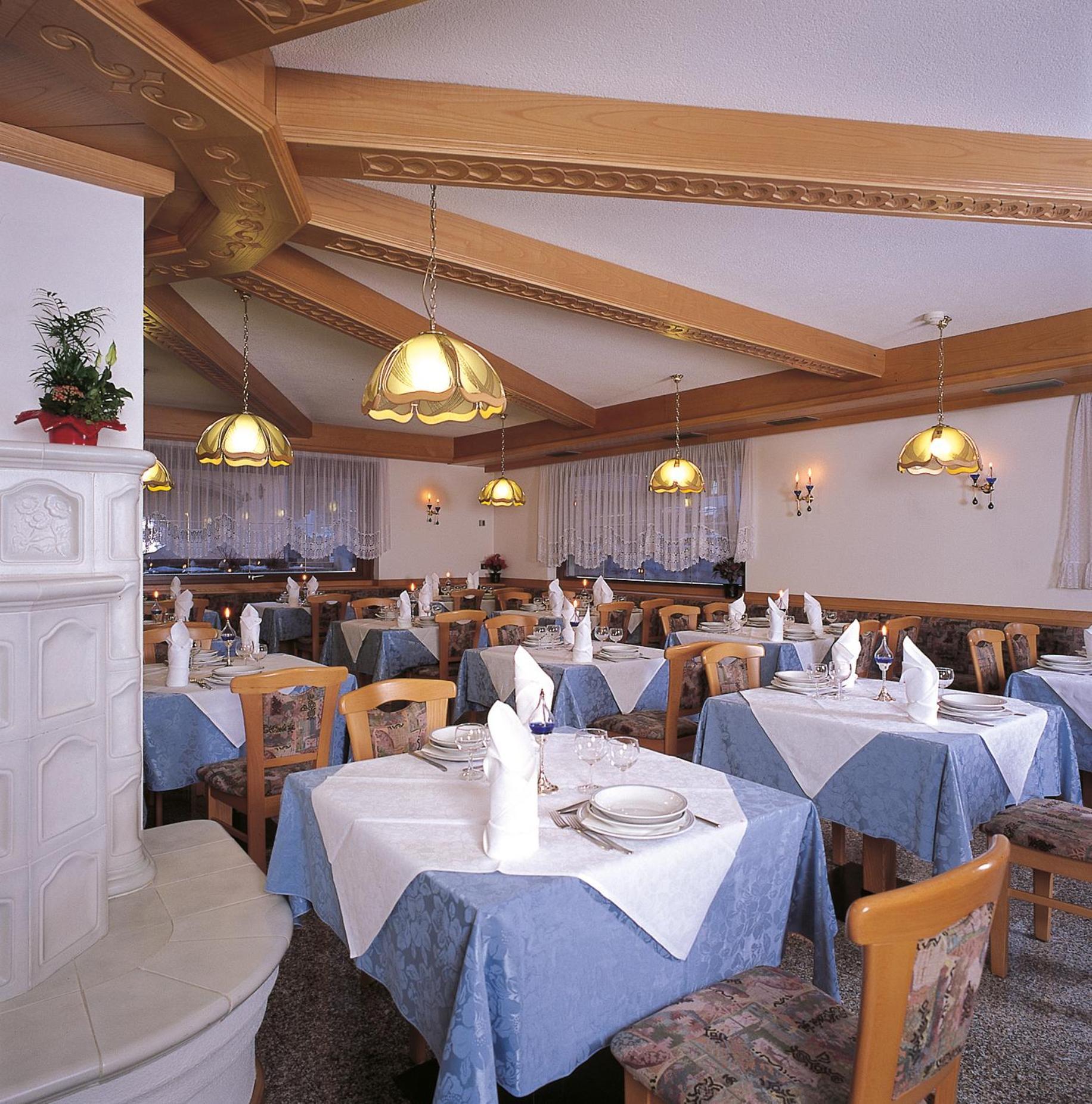 Hotel Sella Ronda Serenella Campitello di Fassa Extérieur photo