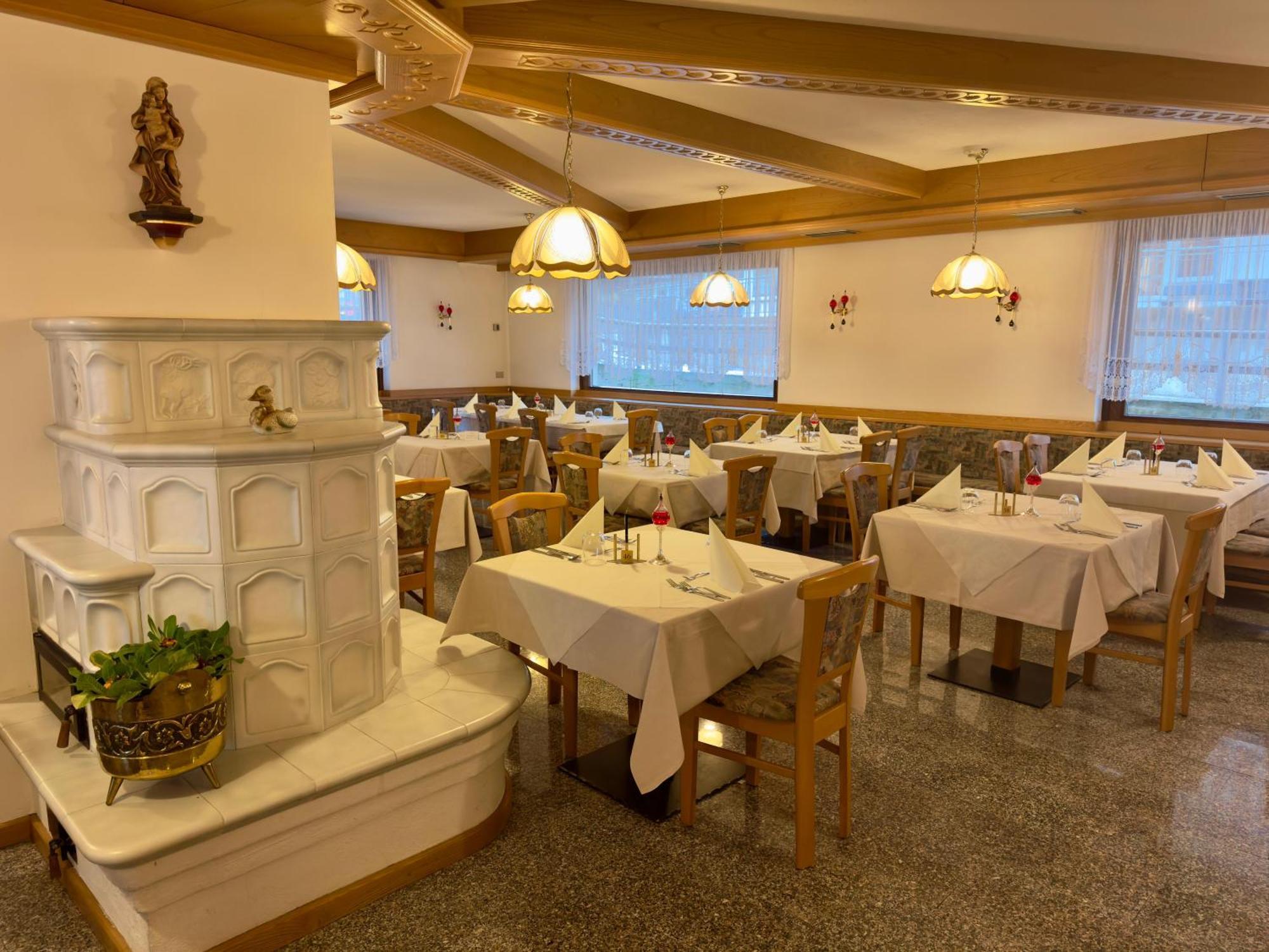 Hotel Sella Ronda Serenella Campitello di Fassa Extérieur photo